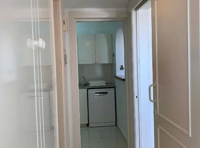 King's Palace - Very Spacious 1 Bed Pafos