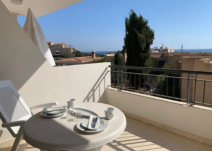 King's Palace - Very Spacious 1 Bed * Pafos